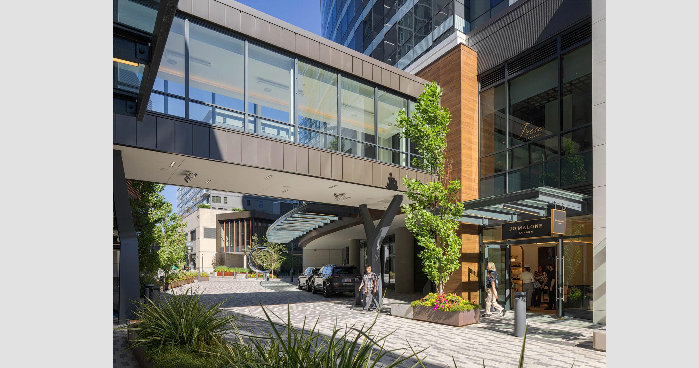 Avenue Exterior 5